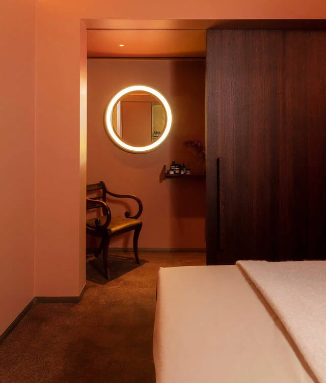 Facial room interior
